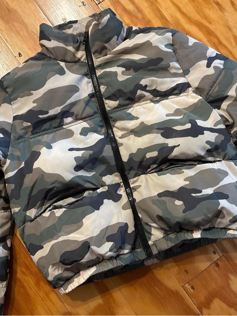 Camouflage Puffer Jacket - Women